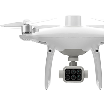 Profesionálny dron Phantom 4 s kamerou typu Multispectral vhodný pre využitie v poľnohospodárstve